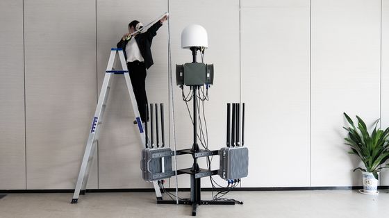 شراء أداة الكشف عن الطائرات بدون طيار ثابتة ذات النطاق الكامل 70 ميغا هرتز-6 جيه هرتز مع تداخل فائق 1 نتر 10 كم كشف و 3 كم مسافة التعطيل تصنيع عبر الإنترنت