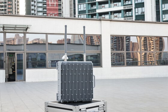 شراء جهاز تشويش طائرات بدون طيار بنظام GNSS بعيد المدى (5-20 كم) | خداع الملاحة الدقيقة | إرسال إشارات GNSS كاذبة لأنظمة مكافحة الطائرات بدون طيار للقيادة بعيدًا والهبوط القسري تصنيع عبر الإنترنت